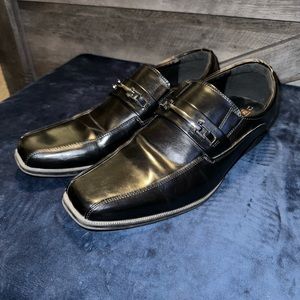 Men’s dress shoes size 12